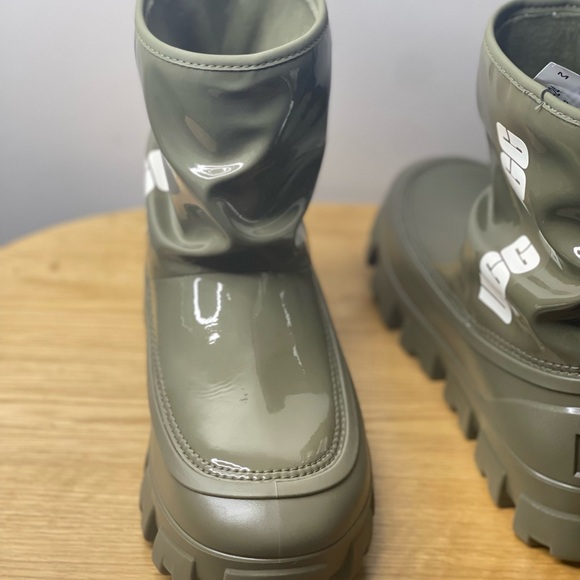 UGG Australia Women's Classic Brellah Waterproof Mini Boots Olive Green Shoes - Picture 12 of 14